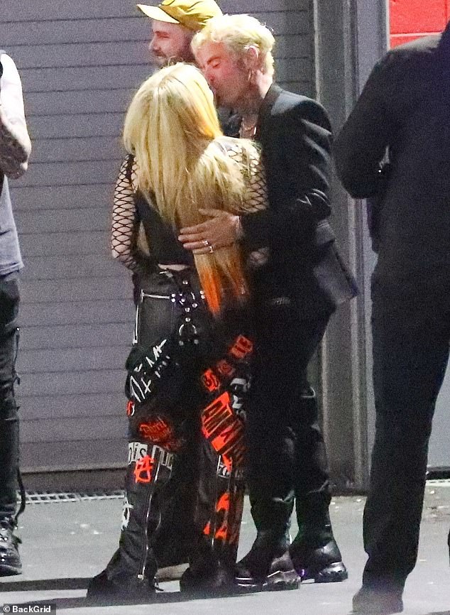Avril Lavigne and Mod Sun share passionate embrace after she opens for Machine Gun Kelly in LA