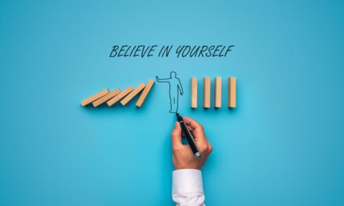 believe yourself - Sachi Bate Quotes in Hindi
