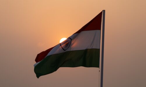 Happy Independence Day 2024 Quotes, Status & Shayari in Hindi and English