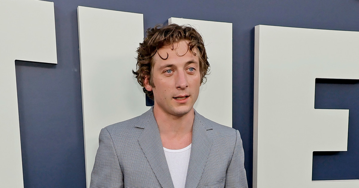 Jeremy Allen White’s Carmy of “The Bear” Is Inspiring World wide web Crushes